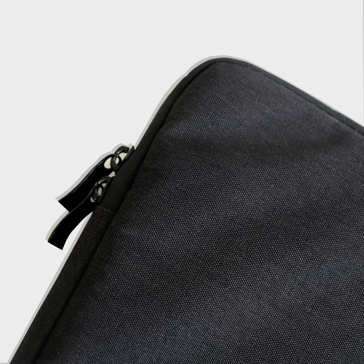 Universal Laptop Pouch - Lovebird Monochrome